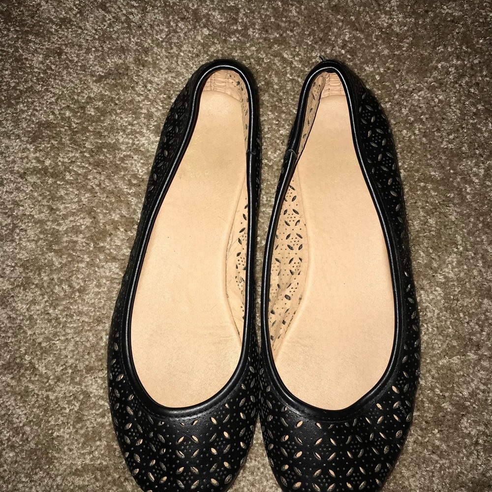 Cute, Comfy, Flexible, Leather Look Flats - Picture 2 of 3